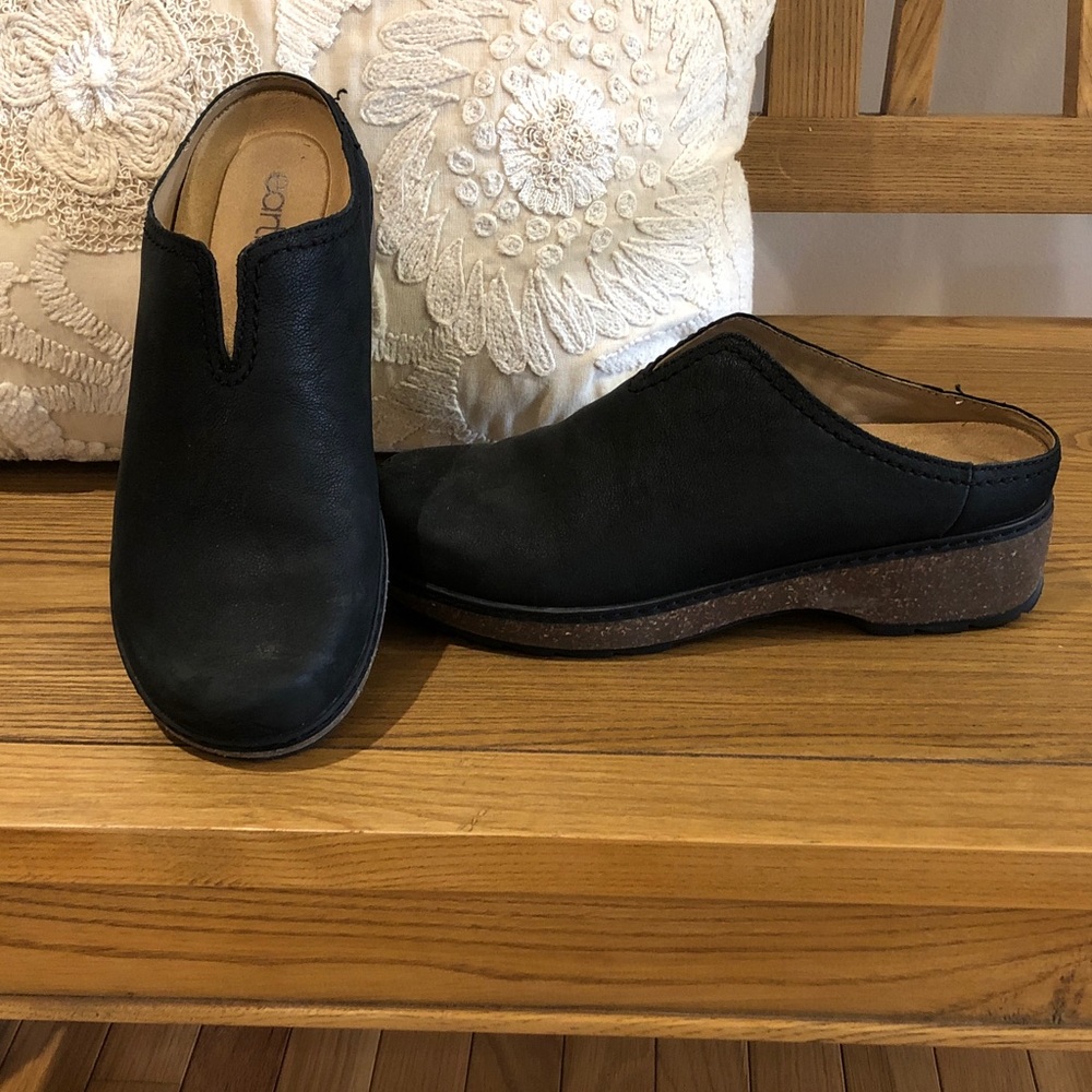 Earth clogs